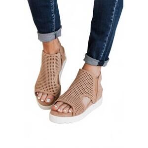 NEW VERY G women's amy platform sandals in tan